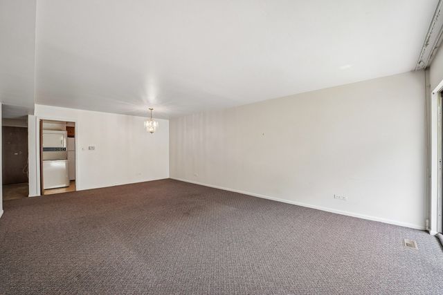6961 N Oakley Avenue 209B, Chicago, IL 60645