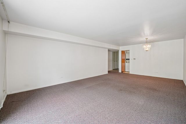 6961 N Oakley Avenue 209B, Chicago, IL 60645