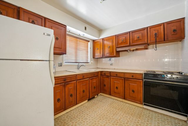 6961 N Oakley Avenue 209B, Chicago, IL 60645