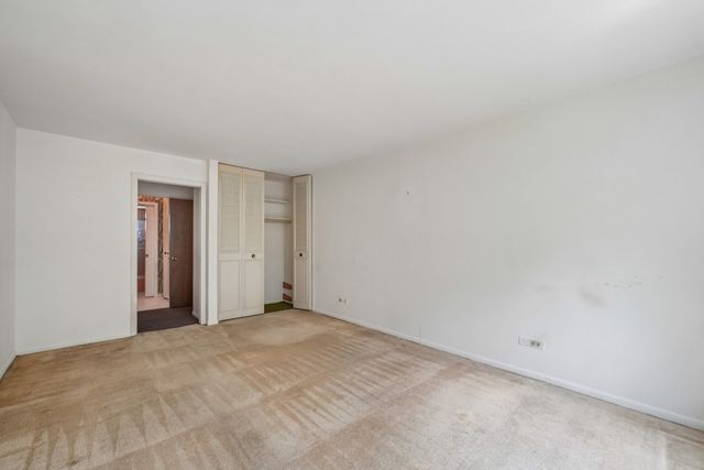 6961 N Oakley Avenue 209B, Chicago, IL 60645