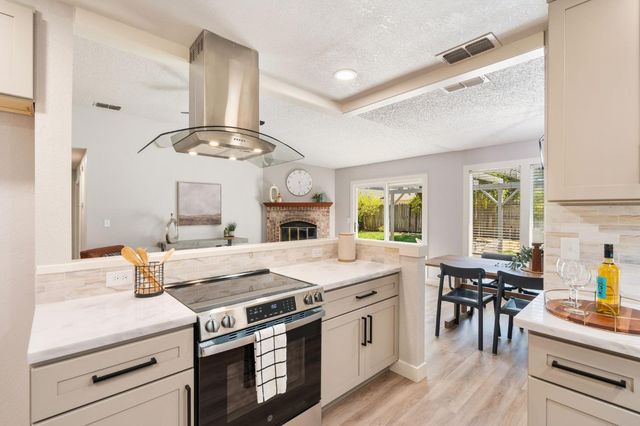 2915 Wiese Way, Sacramento, CA 95833