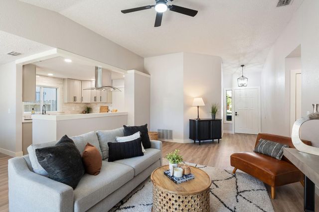 2915 Wiese Way, Sacramento, CA 95833