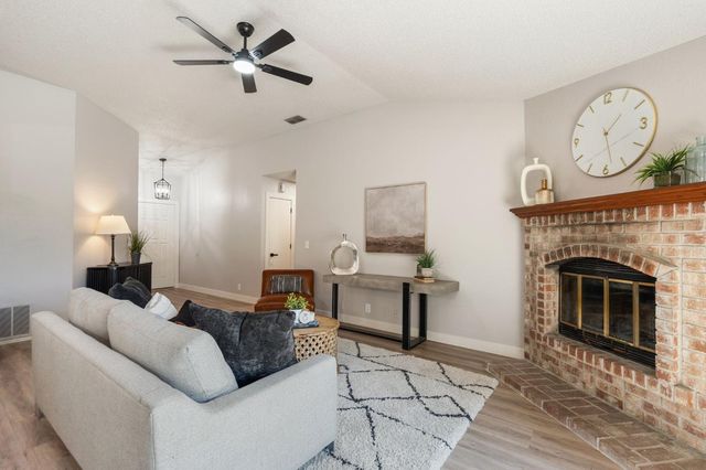2915 Wiese Way, Sacramento, CA 95833