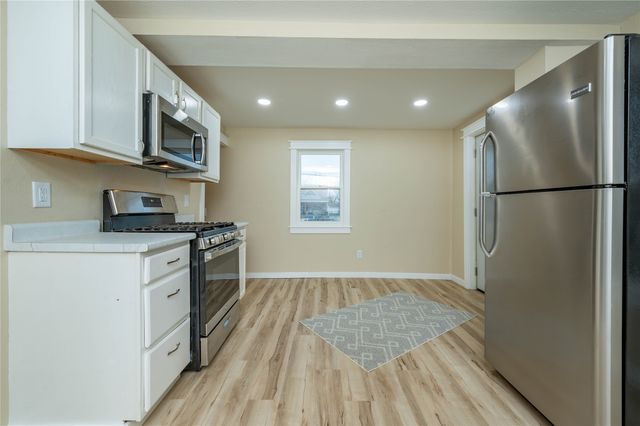 2238 Lyon Street, Des Moines, IA 50317