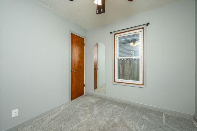 2238 Lyon Street, Des Moines, IA 50317