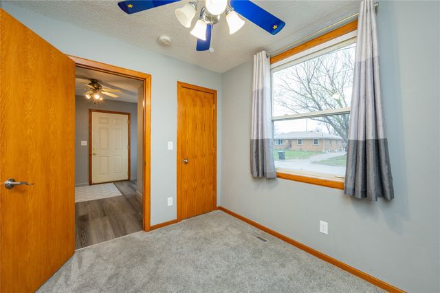 2238 Lyon Street, Des Moines, IA 50317