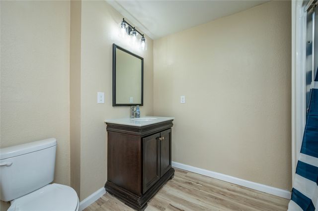 2238 Lyon Street, Des Moines, IA 50317