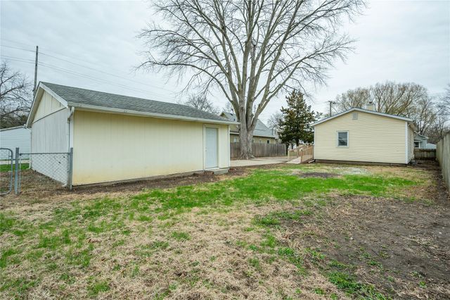 2238 Lyon Street, Des Moines, IA 50317