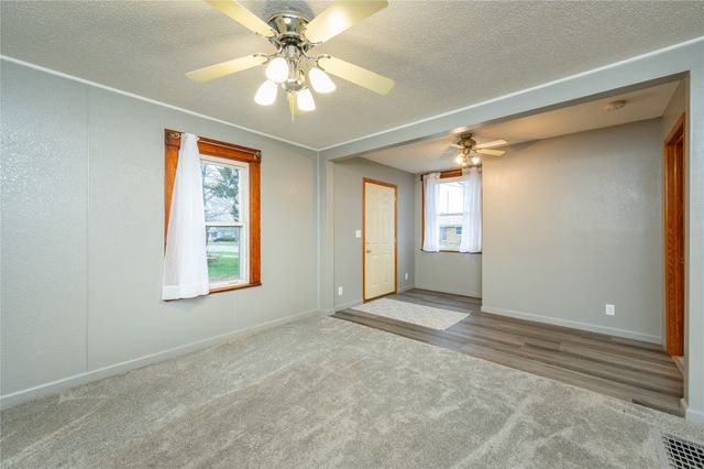 2238 Lyon Street, Des Moines, IA 50317