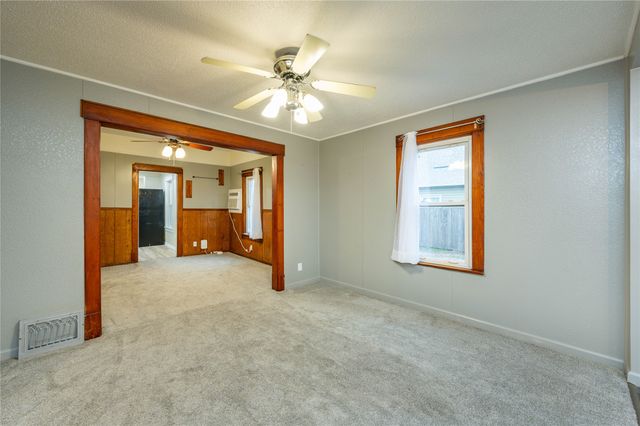 2238 Lyon Street, Des Moines, IA 50317