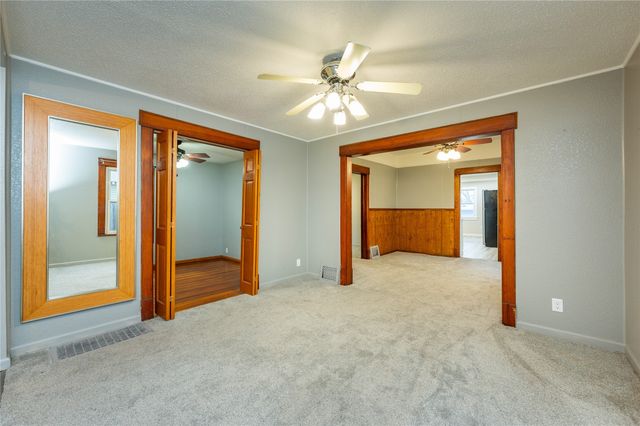 2238 Lyon Street, Des Moines, IA 50317