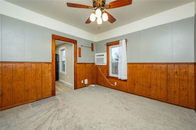2238 Lyon Street, Des Moines, IA 50317
