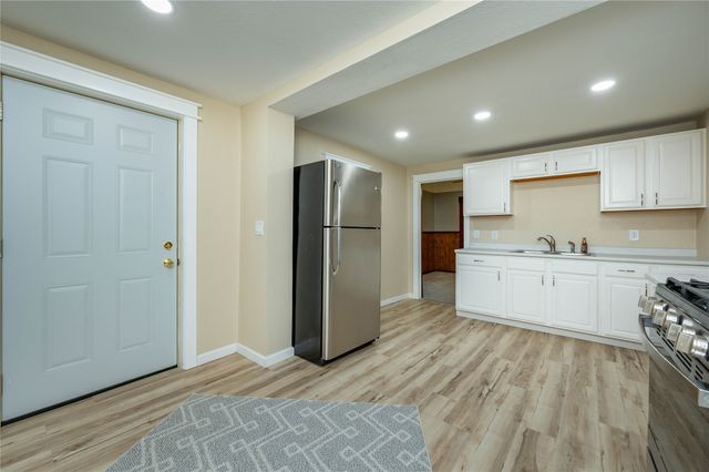 2238 Lyon Street, Des Moines, IA 50317