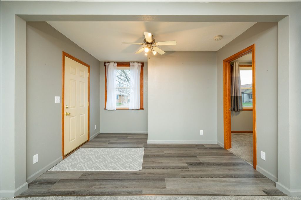 2238 Lyon Street, Des Moines, IA 50317