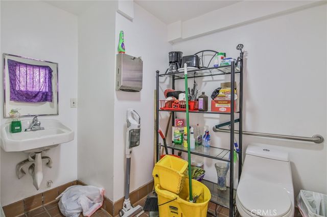 5135 Avalon, Los Angeles, CA 90011