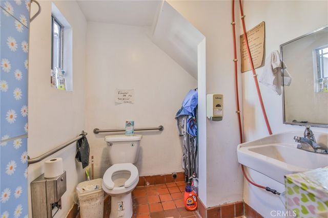 5135 Avalon, Los Angeles, CA 90011