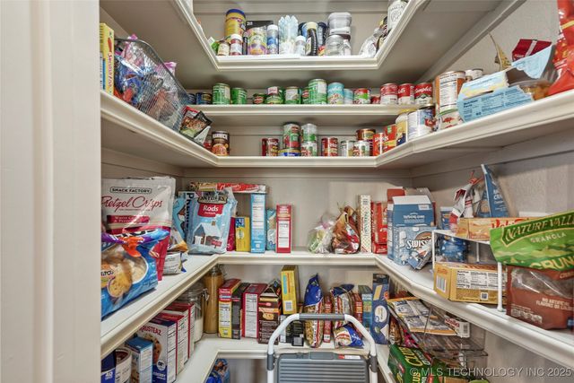 913 E Shreveport Street, Broken Arrow, OK 74011