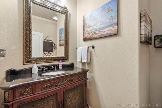 913 E Shreveport Street, Broken Arrow, OK 74011