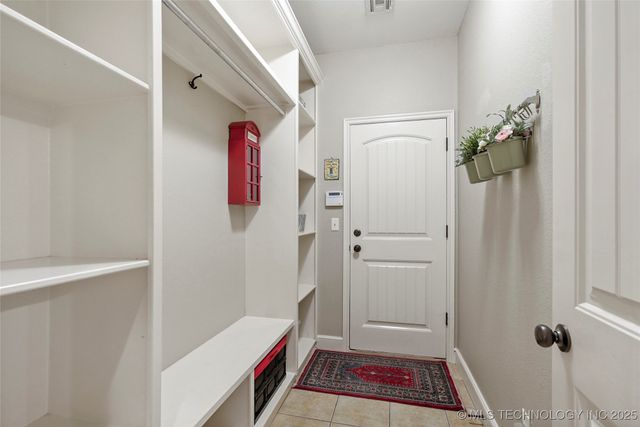 913 E Shreveport Street, Broken Arrow, OK 74011