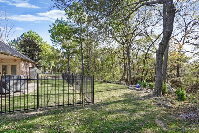 913 E Shreveport Street, Broken Arrow, OK 74011