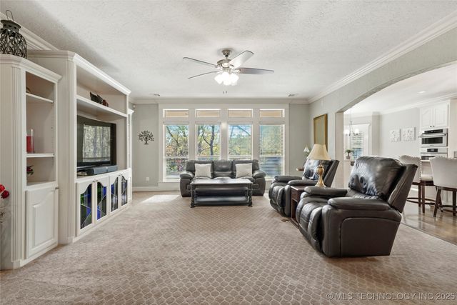 913 E Shreveport Street, Broken Arrow, OK 74011