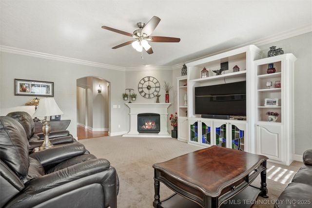 913 E Shreveport Street, Broken Arrow, OK 74011