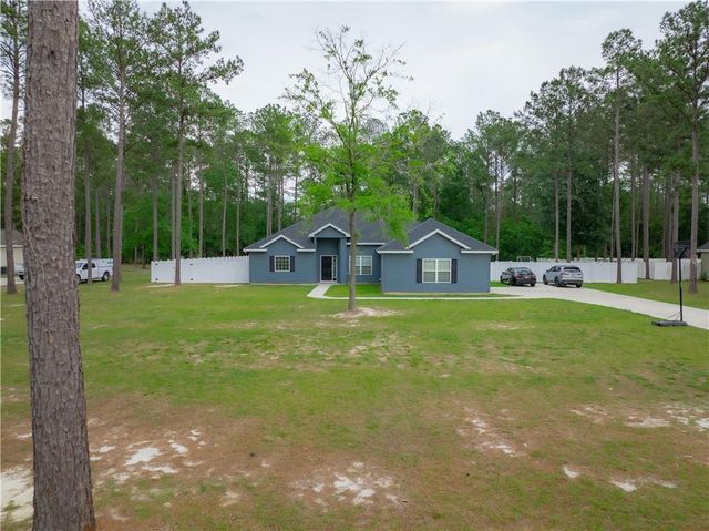 6714 Mamies Drive, Blackshear, GA 31516