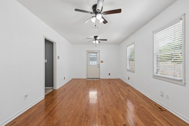 2133 Rosemary Ln, Nashville, TN 37210
