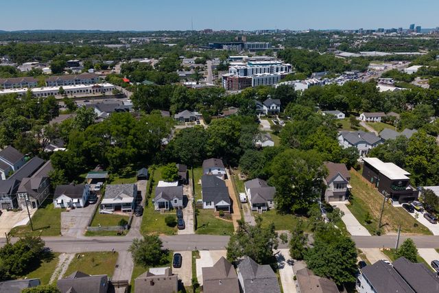2133 Rosemary Ln, Nashville, TN 37210