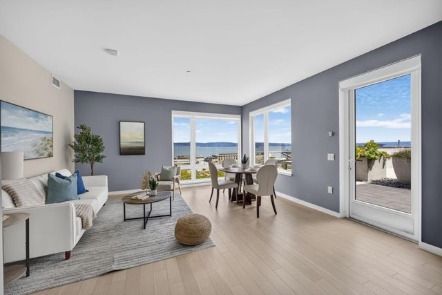 52 Innes Court 202, San Francisco, CA 94124