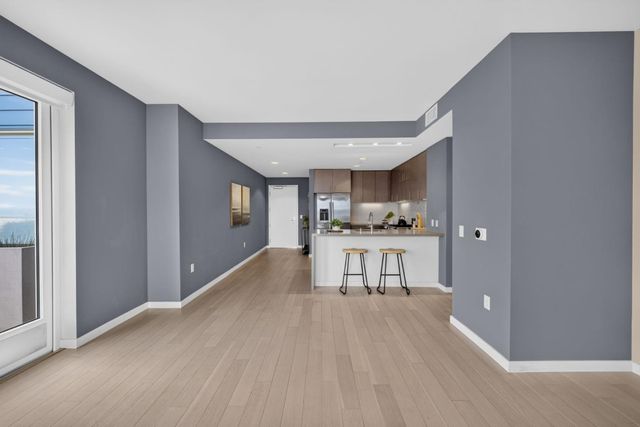 52 Innes Court 202, San Francisco, CA 94124