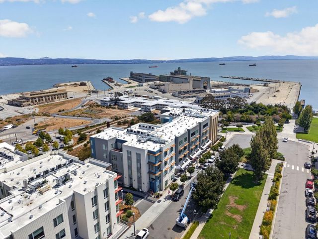 52 Innes Court 202, San Francisco, CA 94124