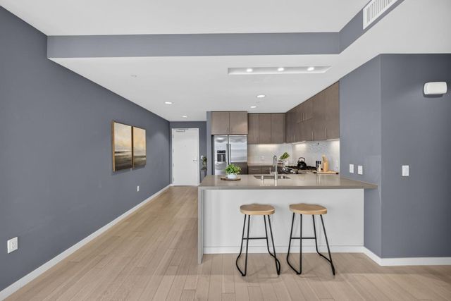 52 Innes Court 202, San Francisco, CA 94124