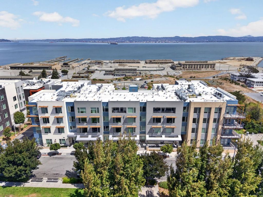 52 Innes Court 202, San Francisco, CA 94124
