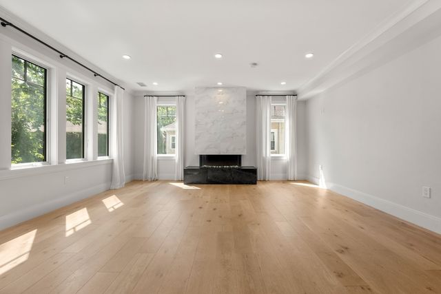 78-80 Verndale 80, Brookline, MA 02446