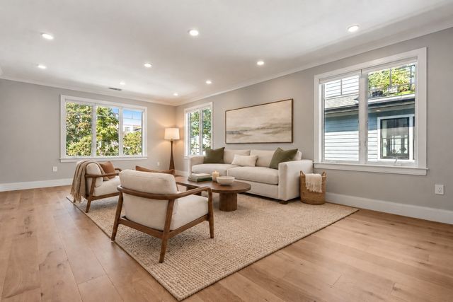 78-80 Verndale 80, Brookline, MA 02446
