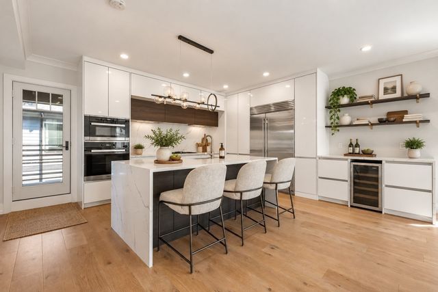 78-80 Verndale 80, Brookline, MA 02446