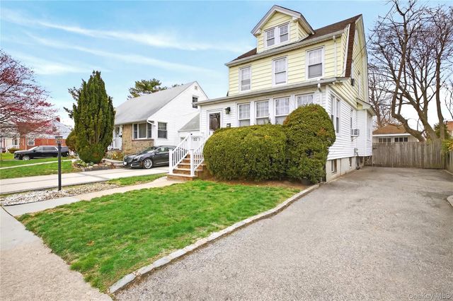 587 Dubois Avenue, Valley Stream, NY 11581