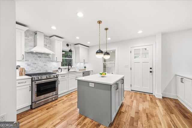 1875 Ravenwood Way NE, Atlanta, GA 30329