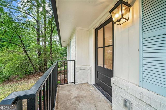 1875 Ravenwood Way NE, Atlanta, GA 30329