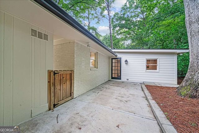 1875 Ravenwood Way NE, Atlanta, GA 30329