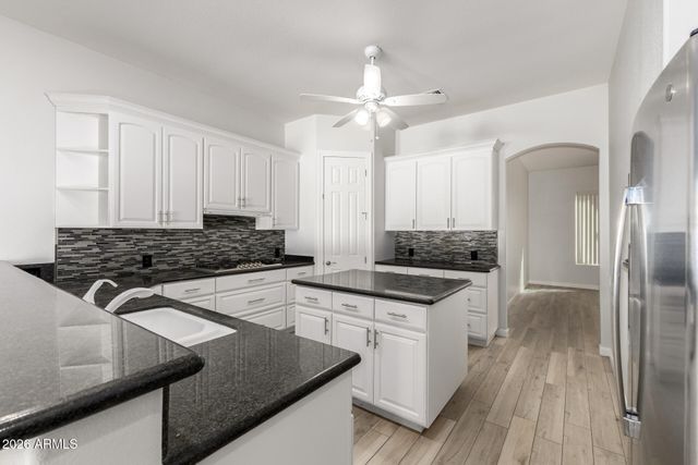 1912 E SCHOONER Court, Gilbert, AZ 85234