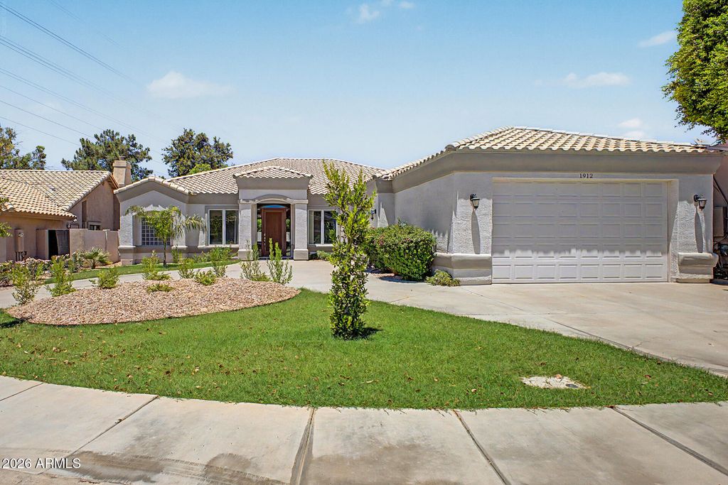 1912 E SCHOONER Court, Gilbert, AZ 85234 — photo 2