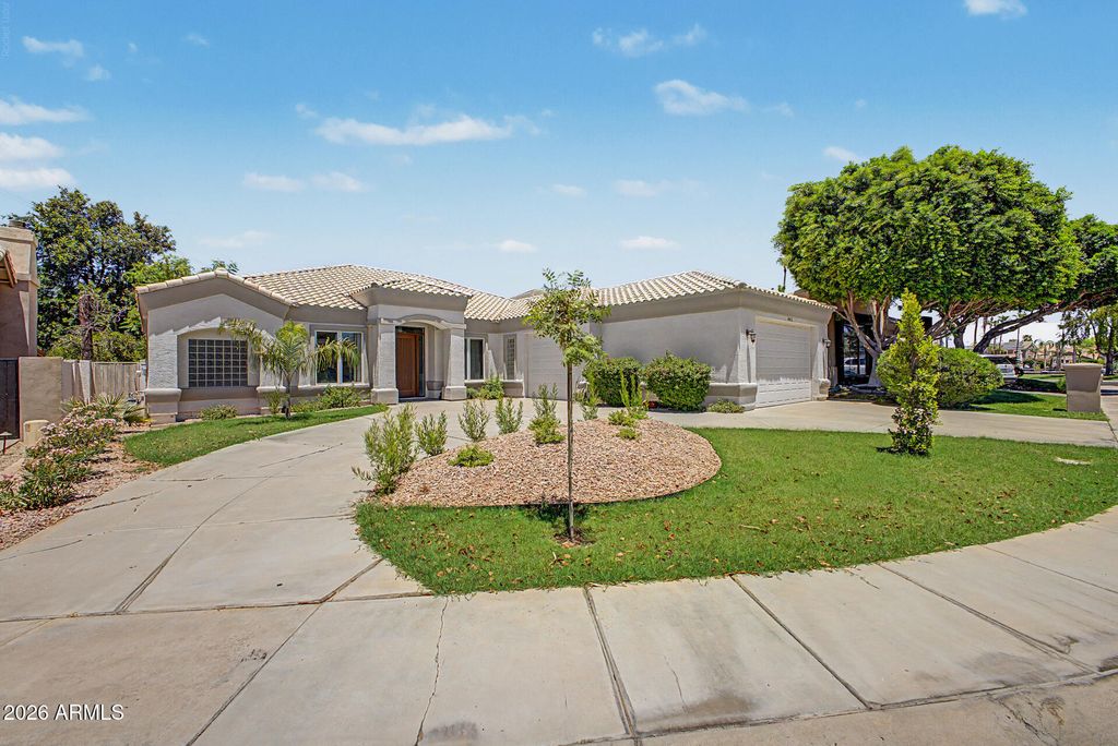 1912 E SCHOONER Court, Gilbert, AZ 85234 — photo 4