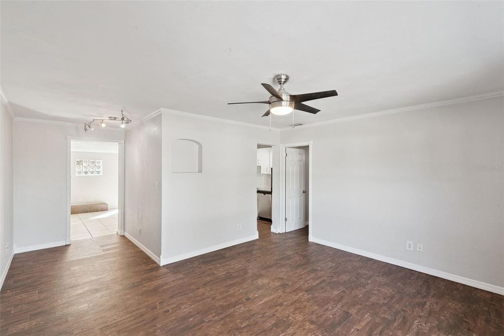 Image 11 of property listing at 6322 APPIAN WAY, Orlando, FL 32807