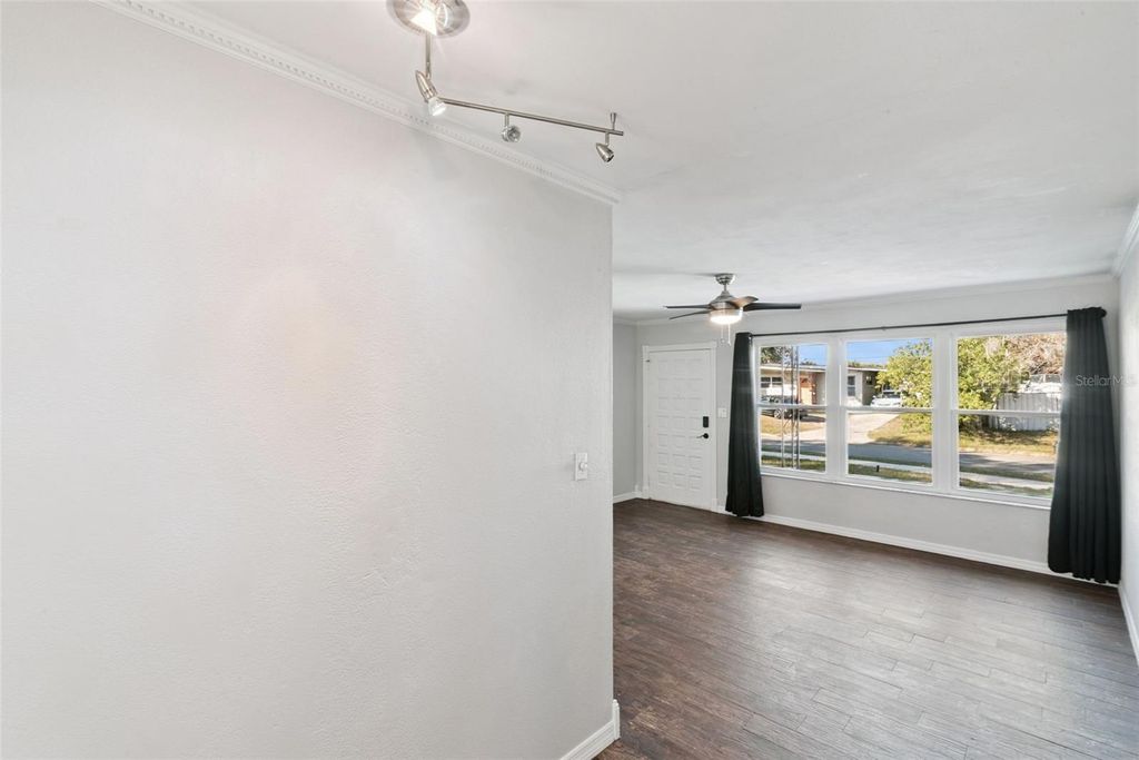 Image 12 of property listing at 6322 APPIAN WAY, Orlando, FL 32807