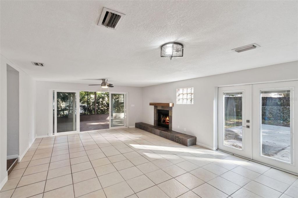 Image 19 of property listing at 6322 APPIAN WAY, Orlando, FL 32807