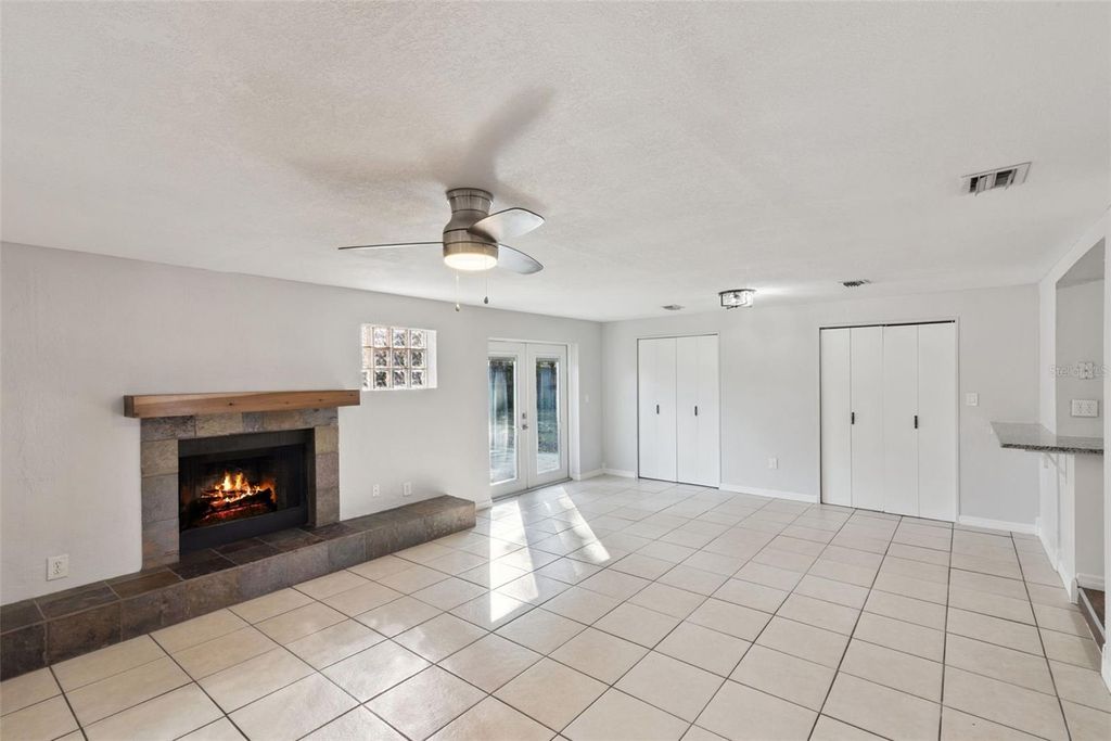 Image 21 of property listing at 6322 APPIAN WAY, Orlando, FL 32807