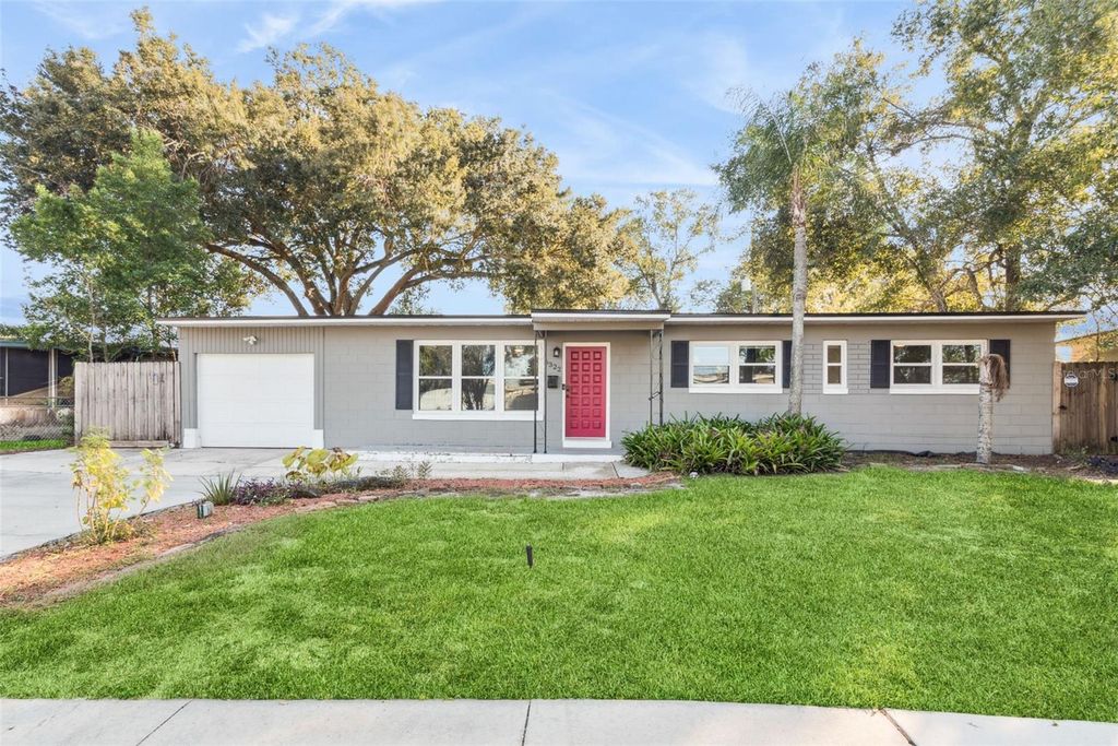 Image 6 of property listing at 6322 APPIAN WAY, Orlando, FL 32807