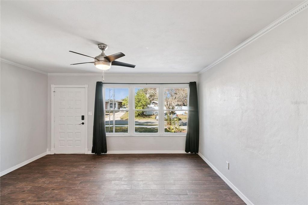 Image 8 of property listing at 6322 APPIAN WAY, Orlando, FL 32807